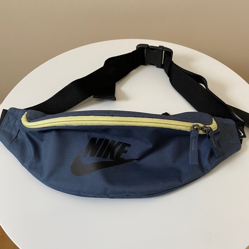 Nike Heritage Fanny Pack